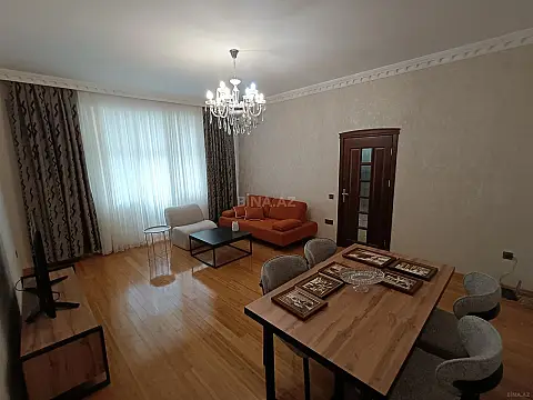Kirayə verilir 2 otaqlı mənzil 75 m²