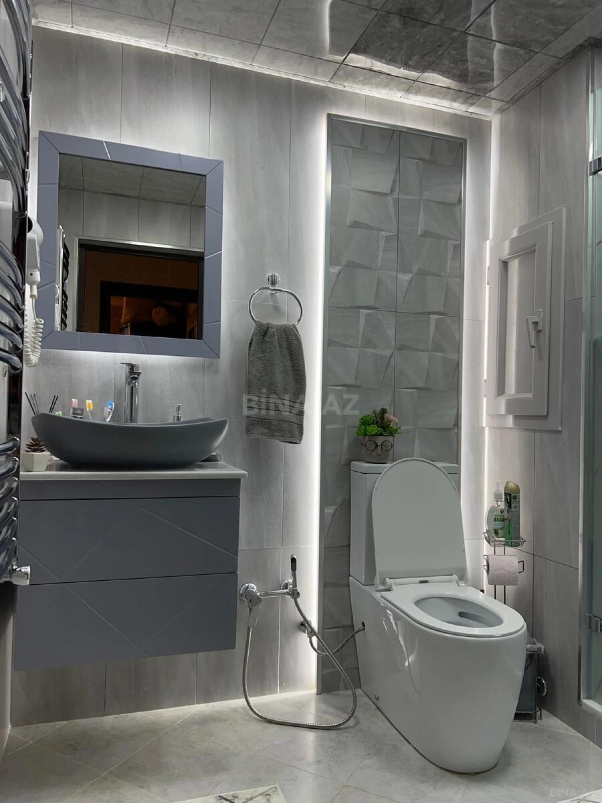 Satılır 2 otaqlı mənzil 70 m²