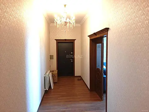 Kirayə verilir 4 otaqlı mənzil 170 m²