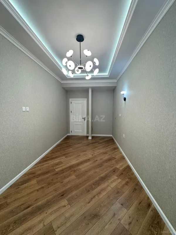 Satılır 4 otaqlı mənzil 138 m²