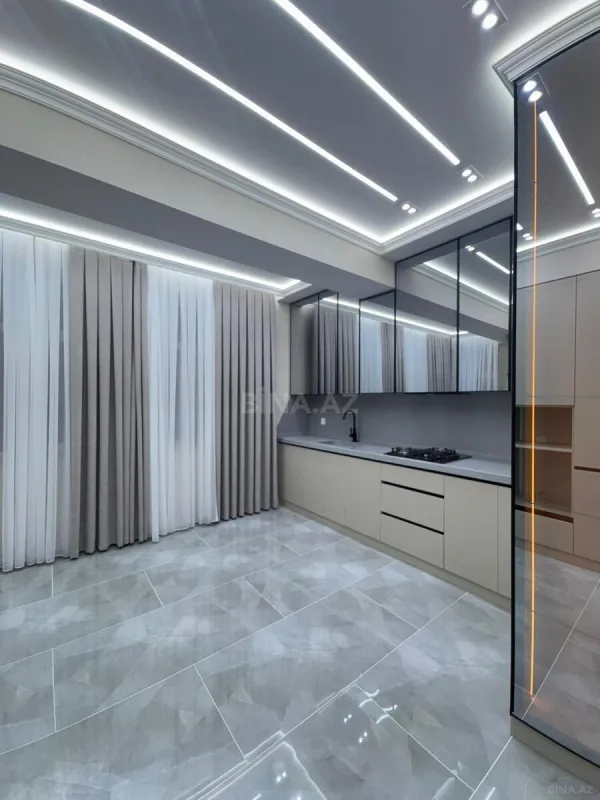 Satılır 4 otaqlı mənzil 138 m²