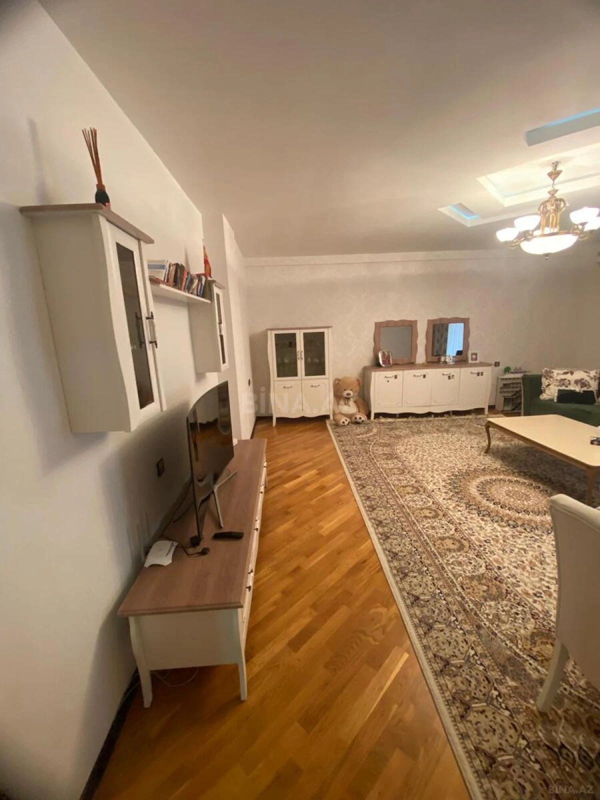 Satılır 2 otaqlı mənzil 110 m²