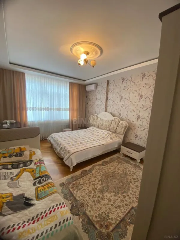 Satılır 2 otaqlı mənzil 110 m²