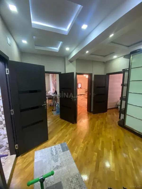 Satılır 2 otaqlı mənzil 110 m²