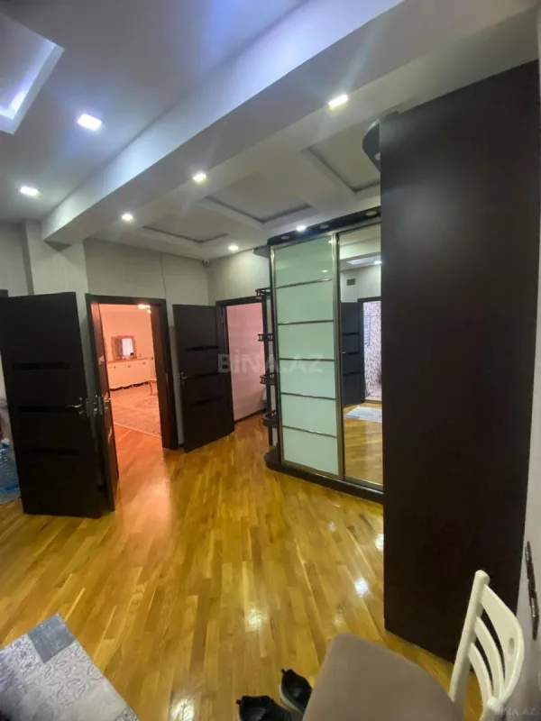 Satılır 2 otaqlı mənzil 110 m²