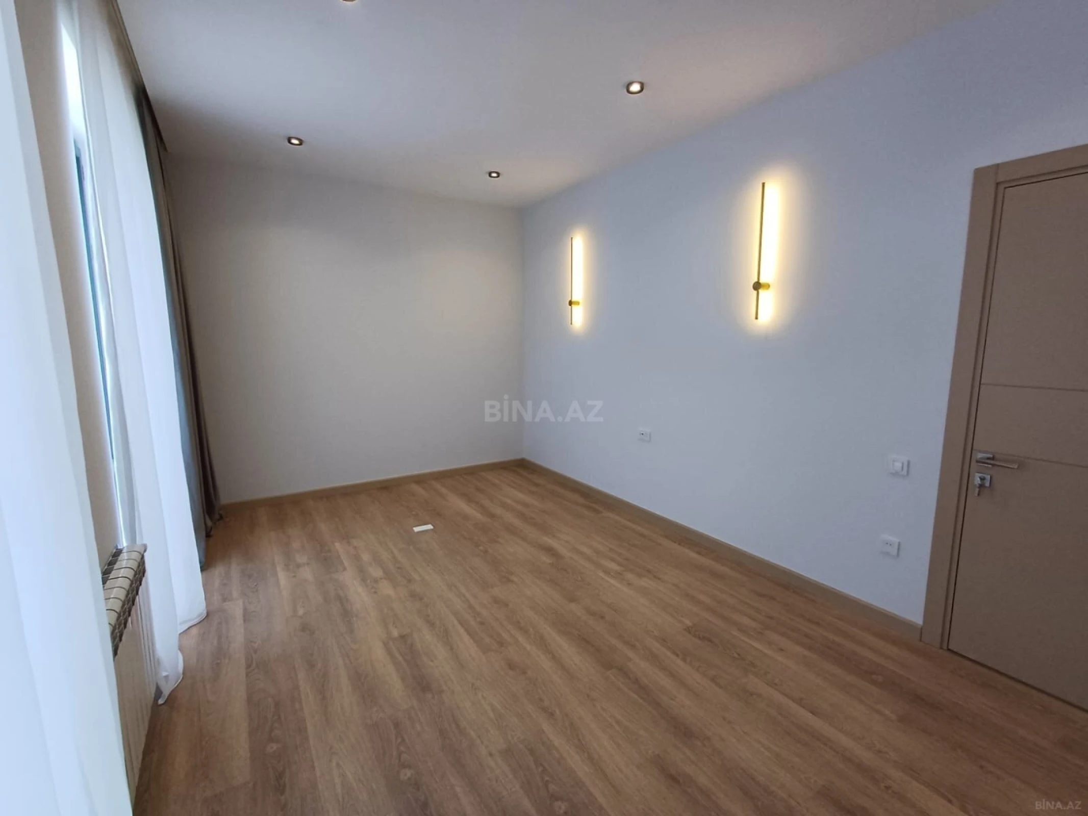 Satılır 6 otaqlı həyət evi 330 m²