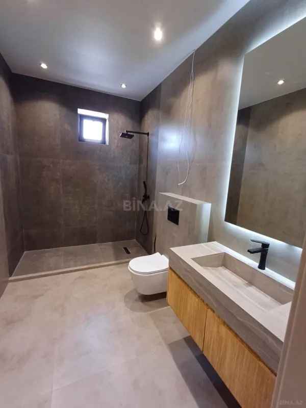 Satılır 6 otaqlı həyət evi 330 m²