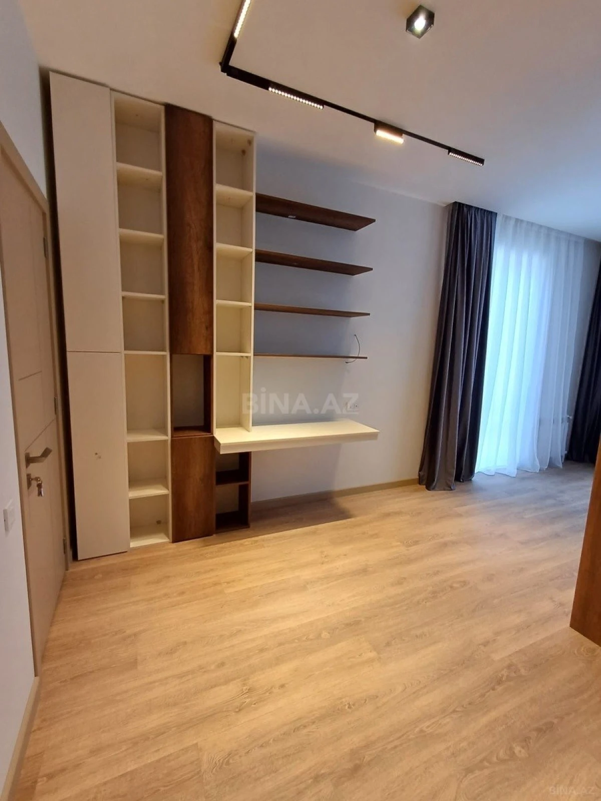 Satılır 6 otaqlı həyət evi 330 m²