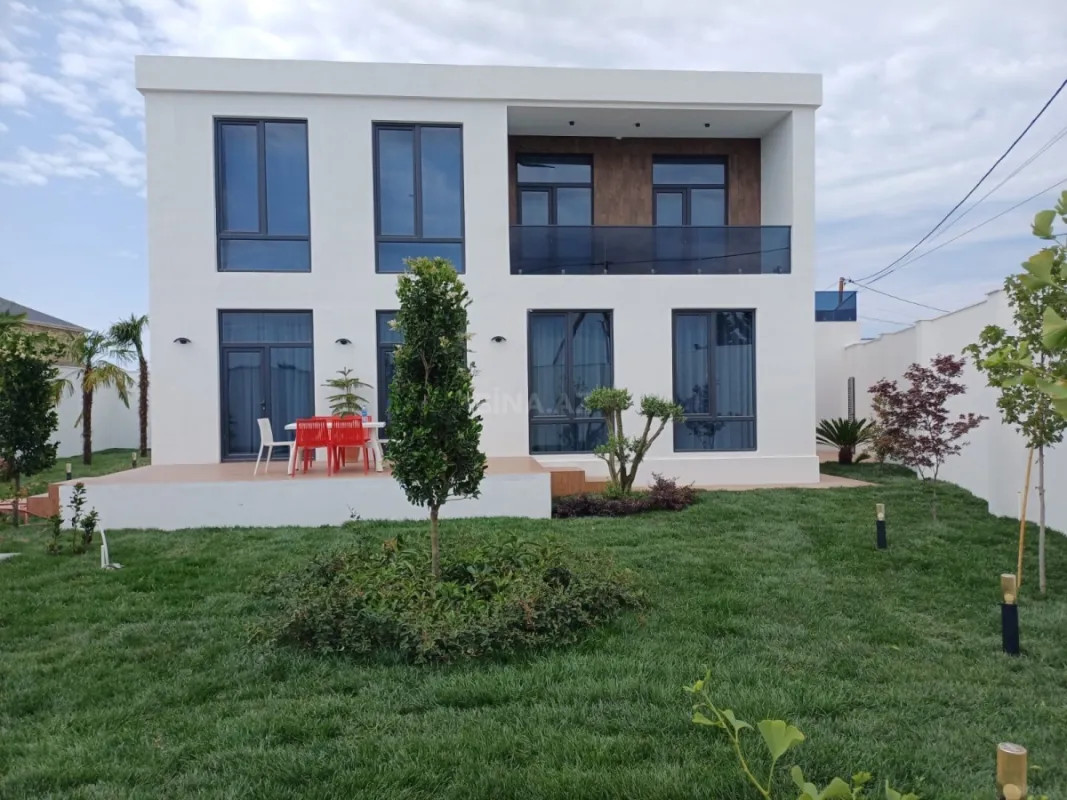 Satılır 6 otaqlı həyət evi 330 m²