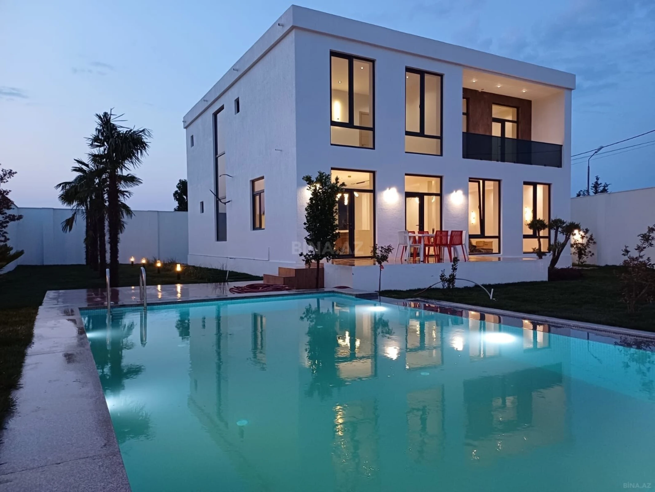 Satılır 6 otaqlı həyət evi 330 m²