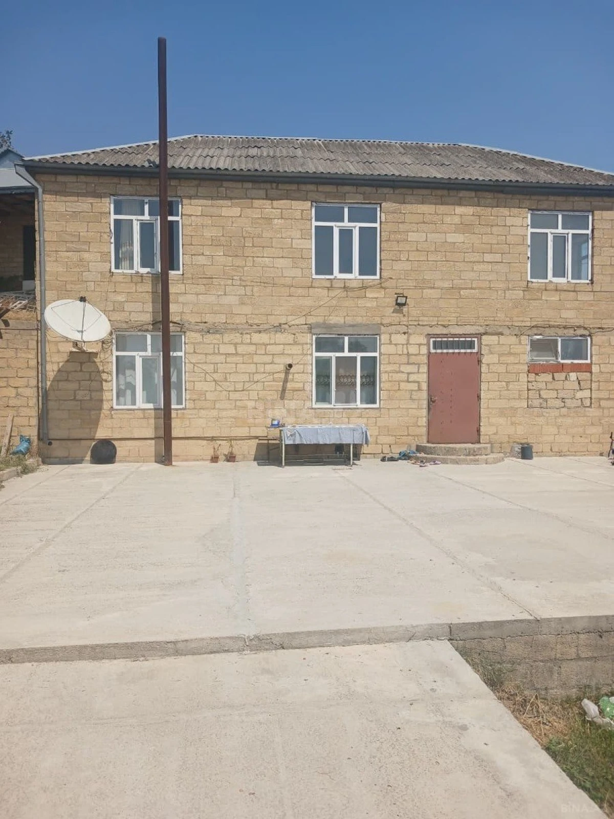 Satılır 6 otaqlı həyət evi 232 m²