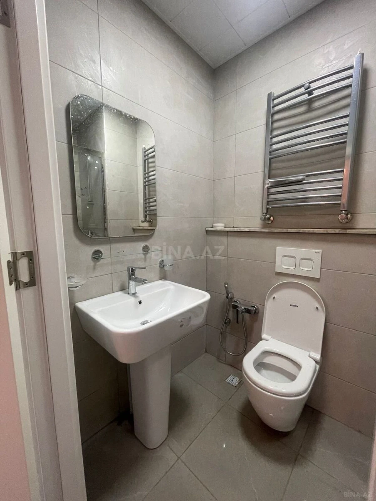 Kirayə verilir 2 otaqlı mənzil 60 m²