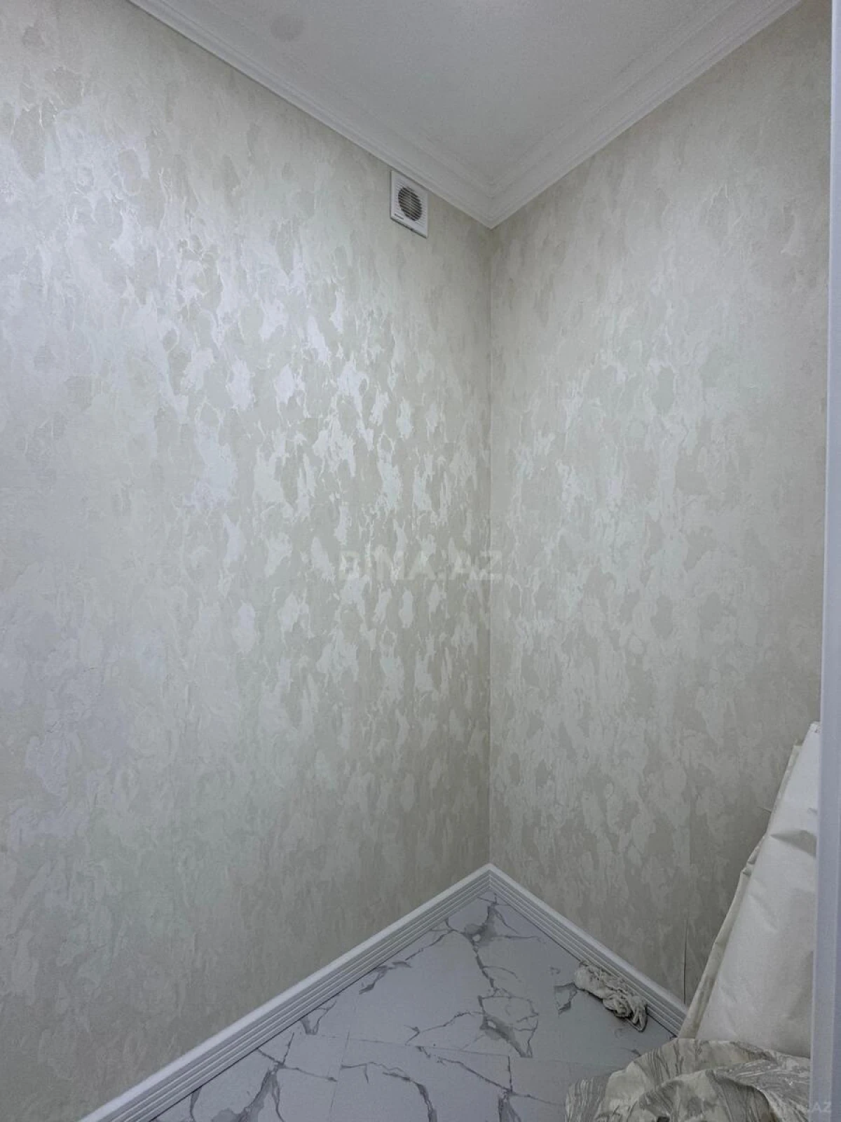 Satılır 2 otaqlı mənzil 96 m²