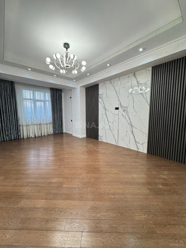 Satılır 2 otaqlı mənzil 96 m²