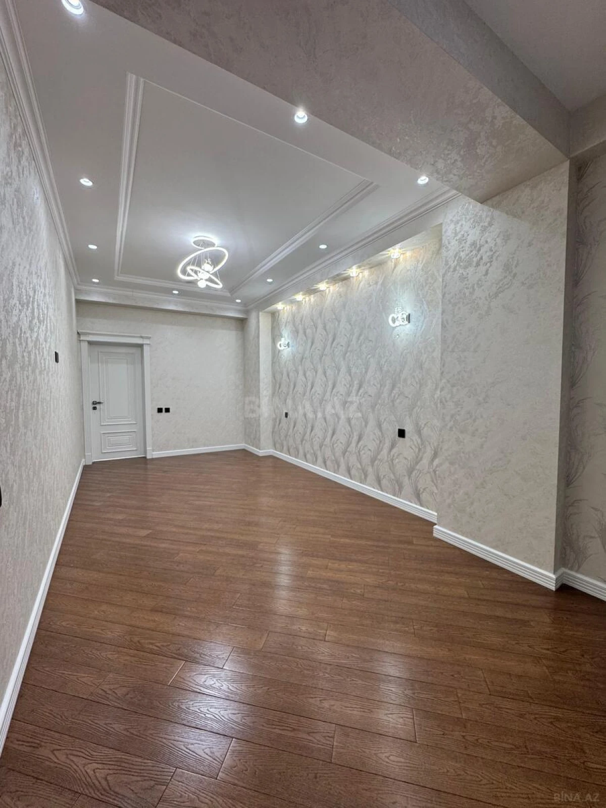 Satılır 2 otaqlı mənzil 96 m²
