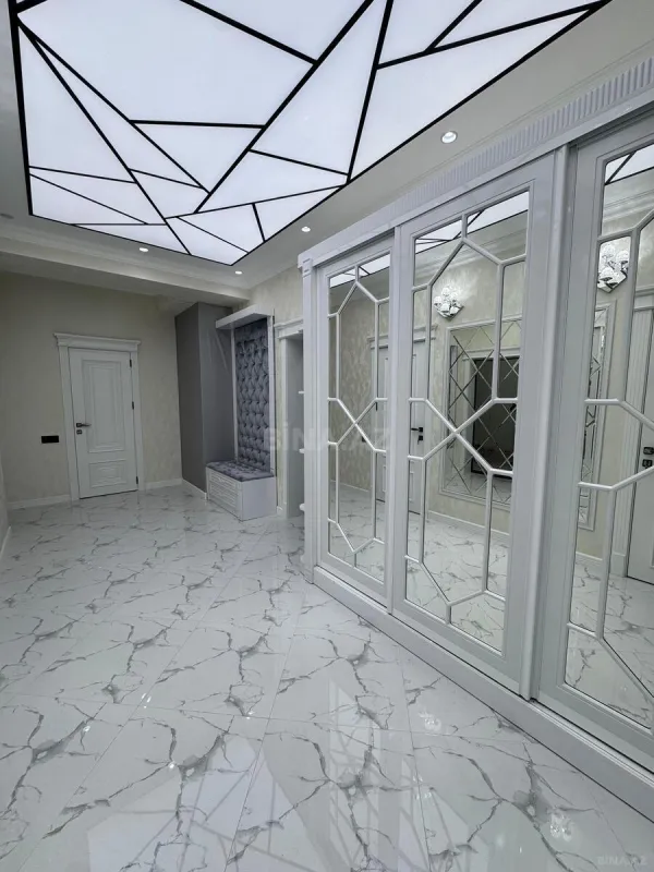 Satılır 2 otaqlı mənzil 96 m²