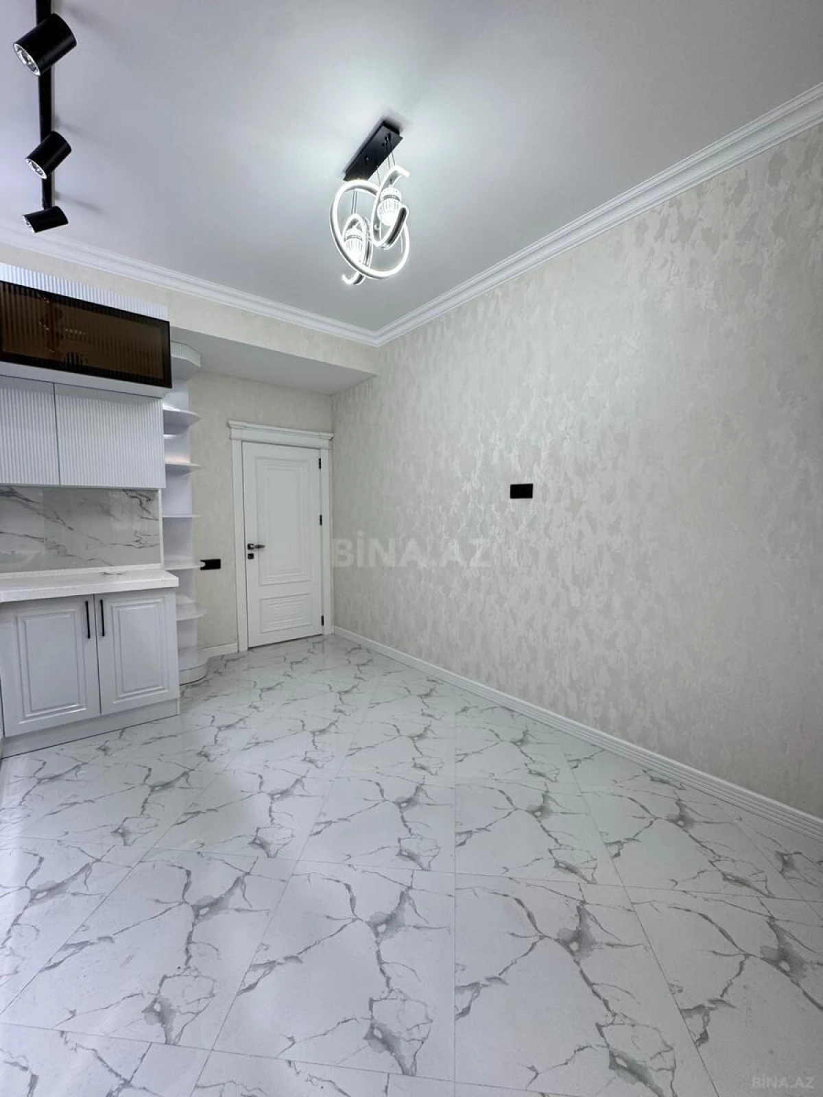 Satılır 2 otaqlı mənzil 96 m²