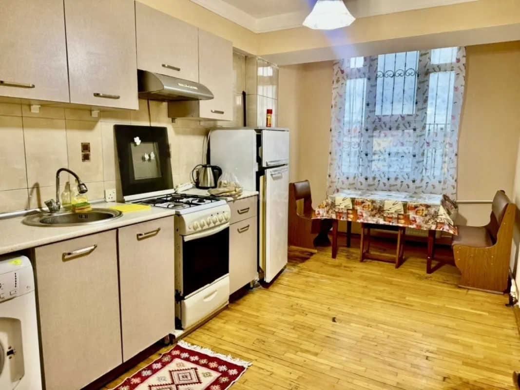 Kirayə verilir 2 otaqlı mənzil 80 m²