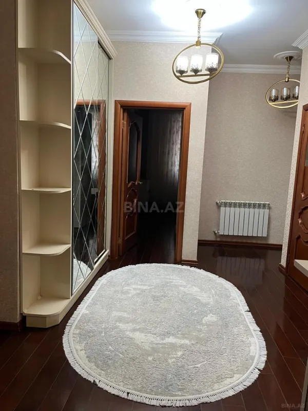 Kirayə verilir 2 otaqlı mənzil 85 m²