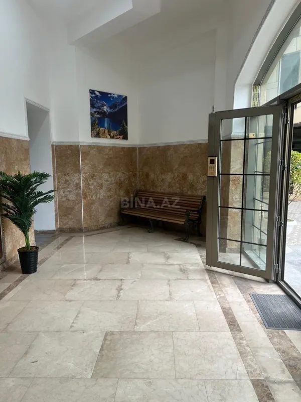 Satılır 2 otaqlı mənzil 93 m²
