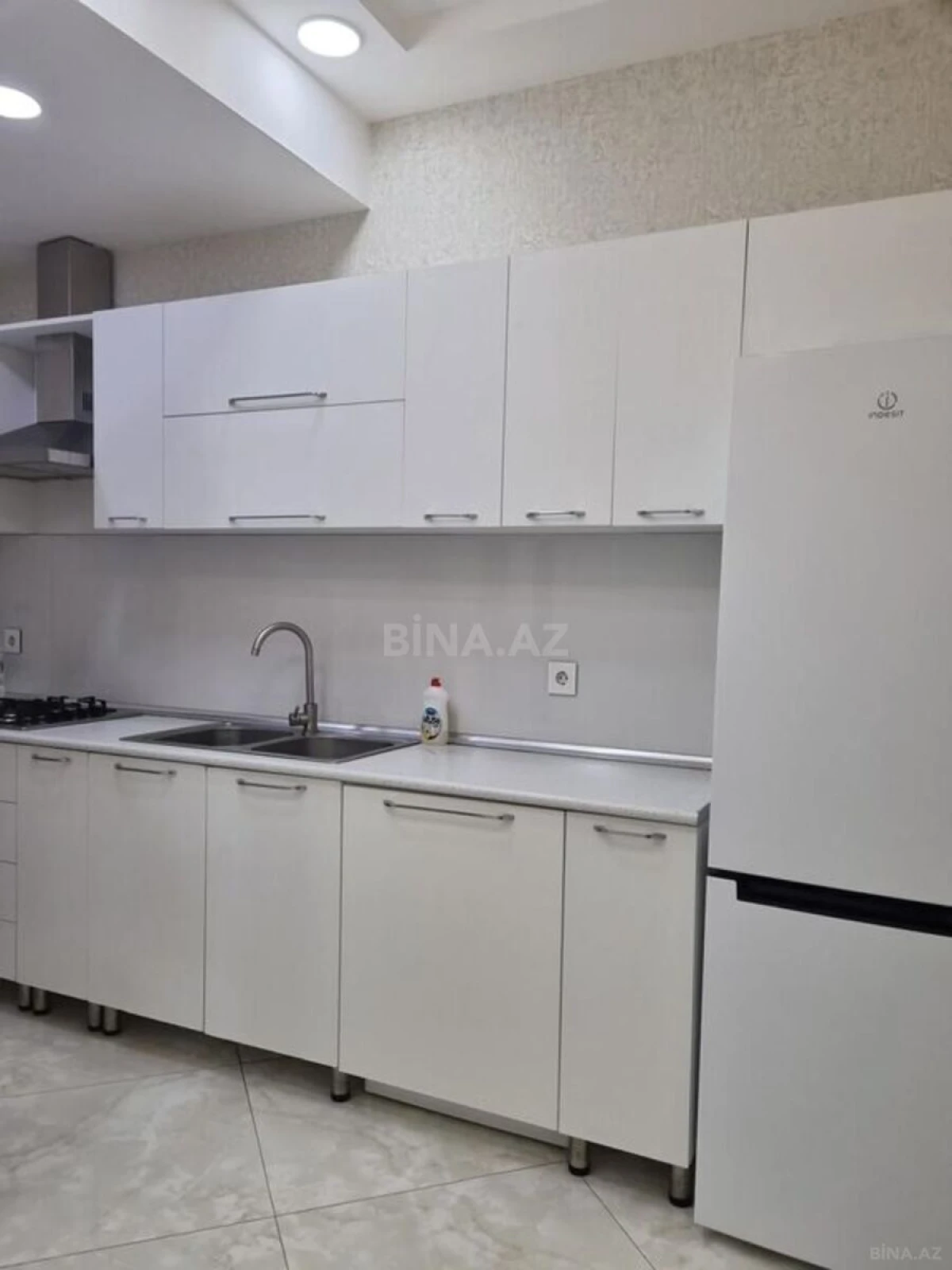 Kirayə verilir 2 otaqlı mənzil 56 m²
