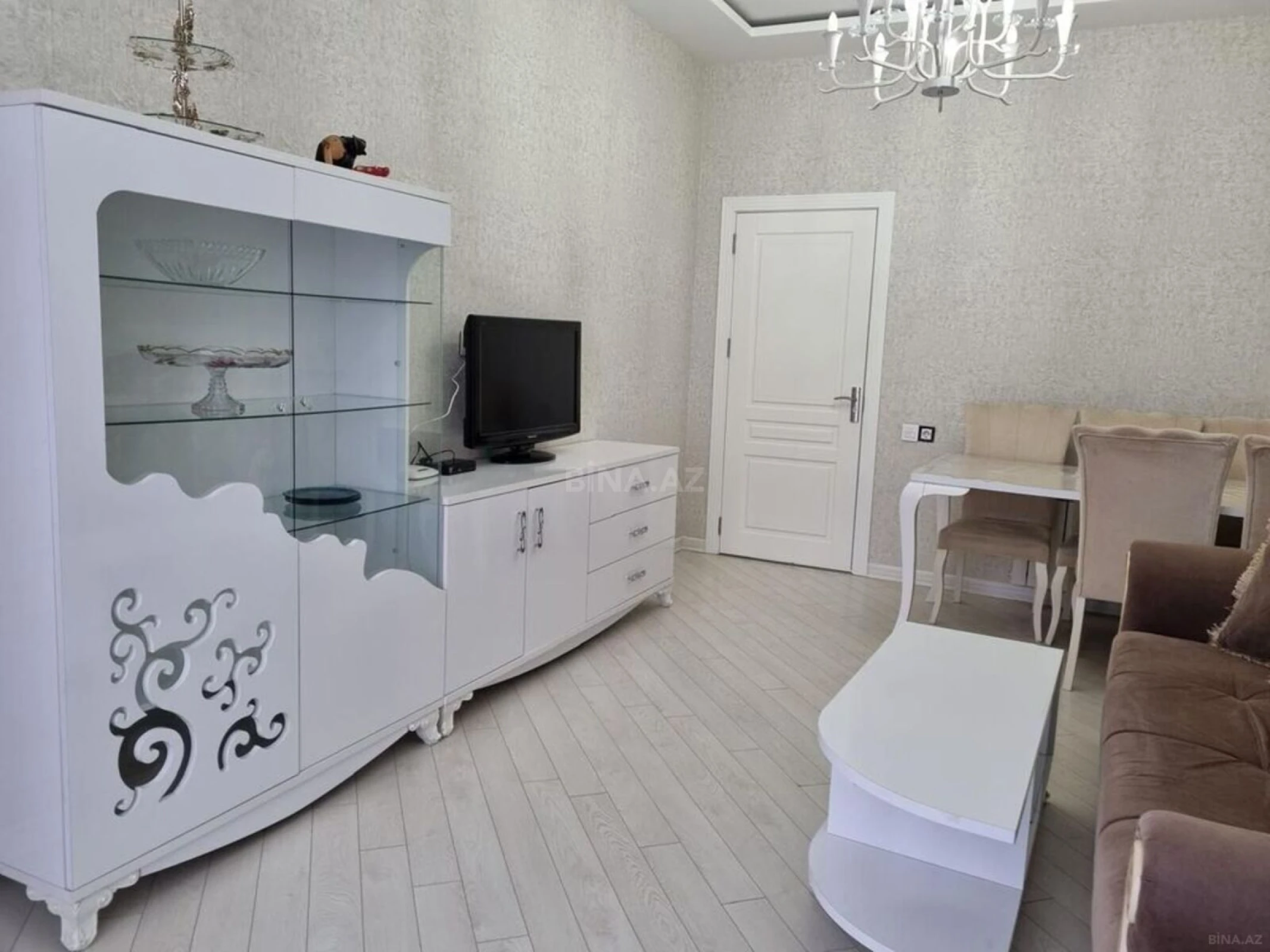 Kirayə verilir 2 otaqlı mənzil 56 m²