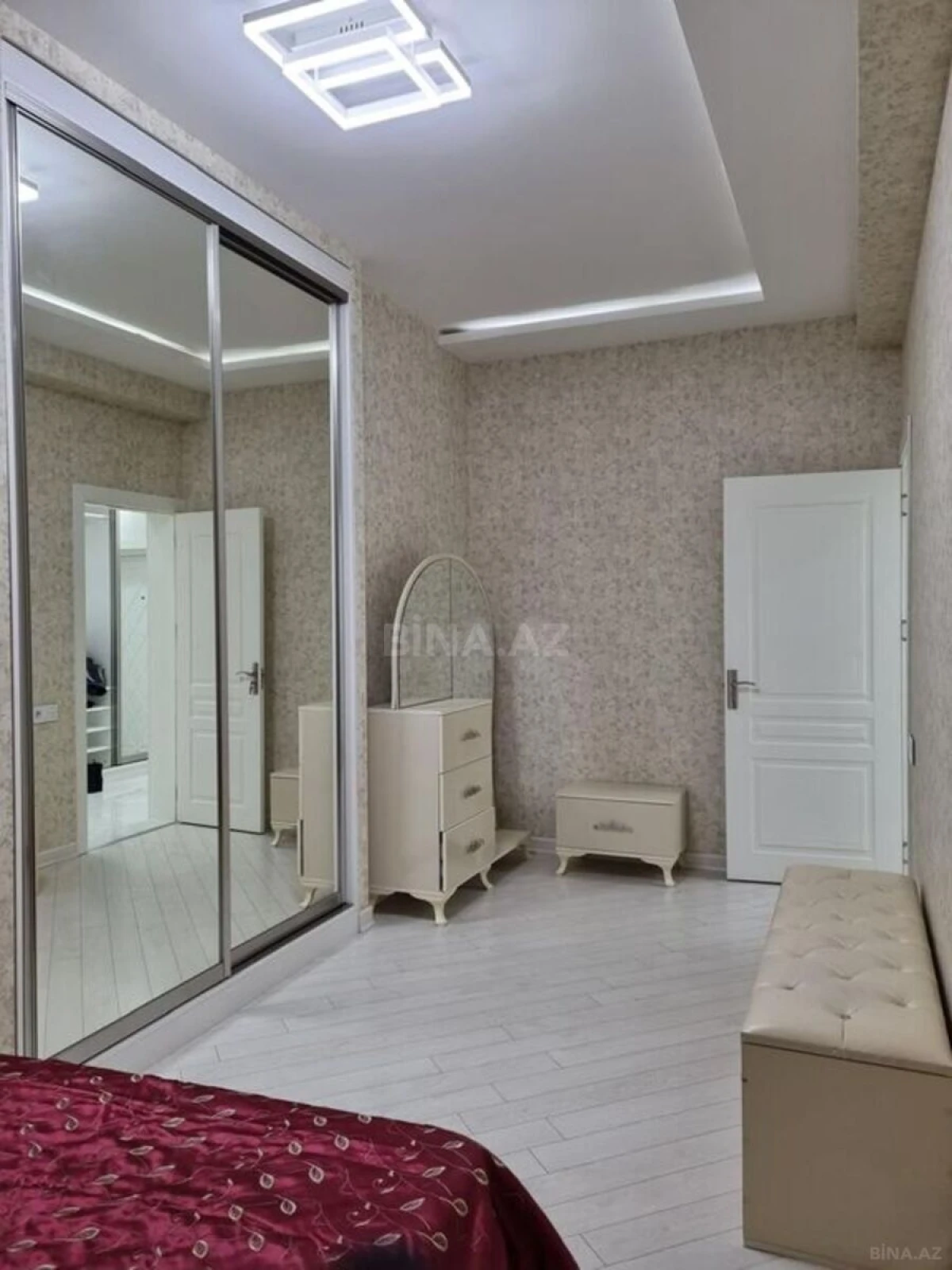 Kirayə verilir 2 otaqlı mənzil 56 m²