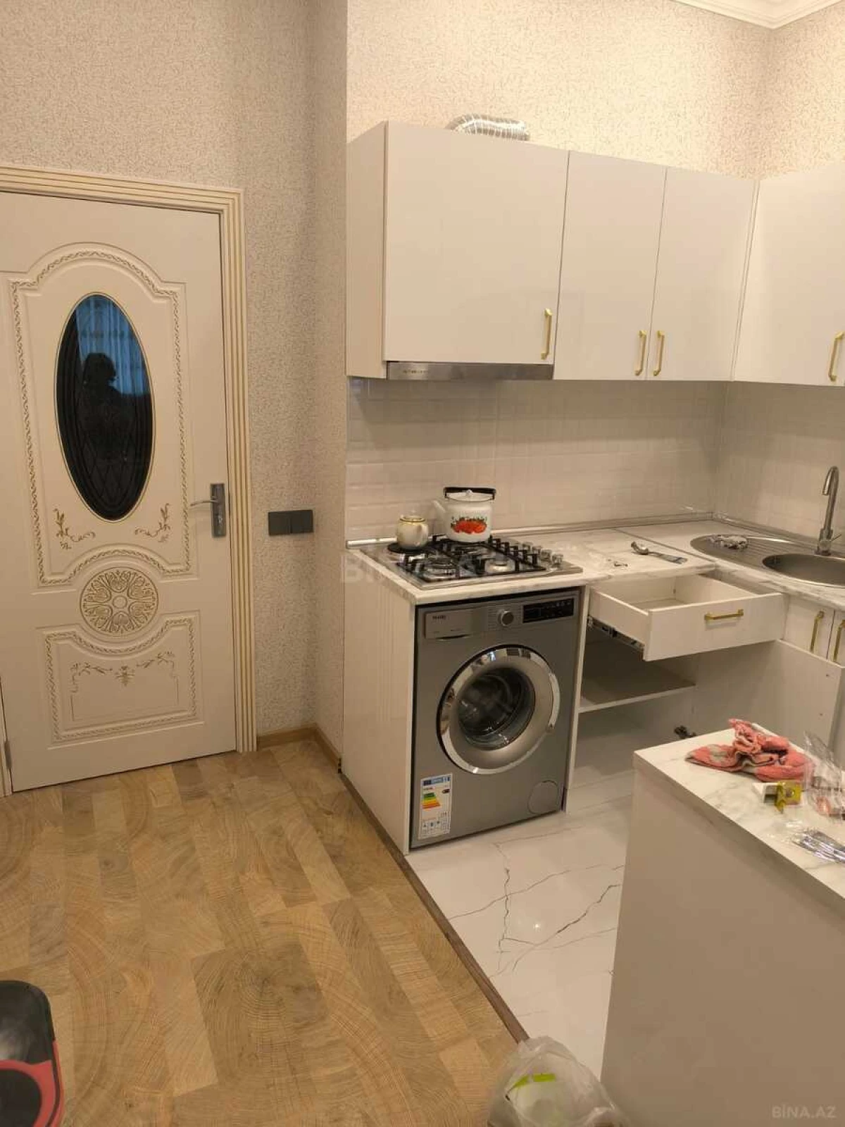 Kirayə verilir 2 otaqlı mənzil 70 m²