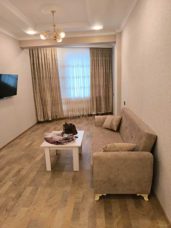 Kirayə verilir 2 otaqlı mənzil 70 m²