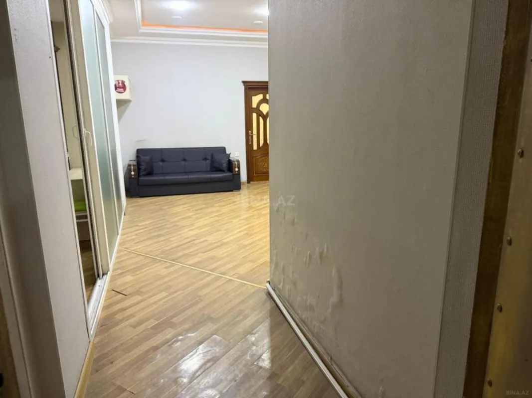 Satılır 5 otaqlı mənzil 192 m²