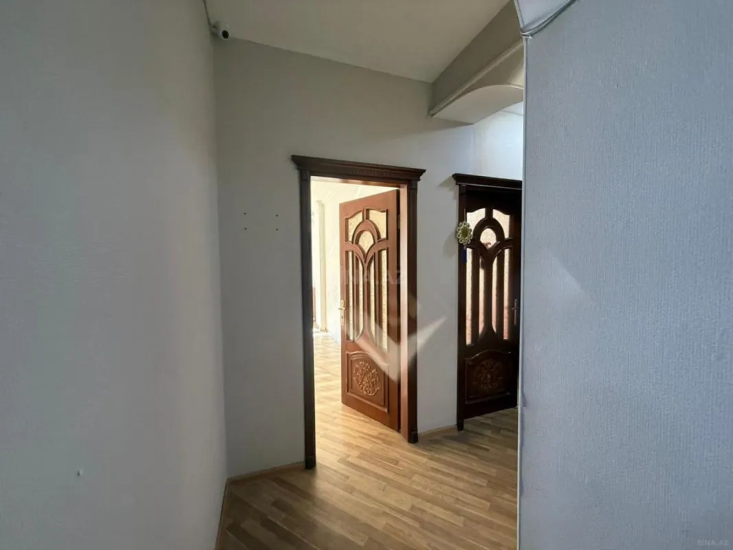 Satılır 5 otaqlı mənzil 192 m²