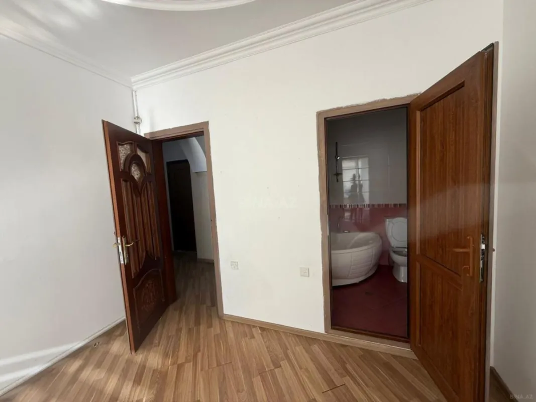 Satılır 5 otaqlı mənzil 192 m²