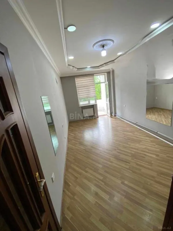 Satılır 5 otaqlı mənzil 192 m²