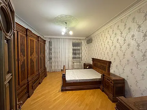 Kirayə verilir 4 otaqlı mənzil 170 m²