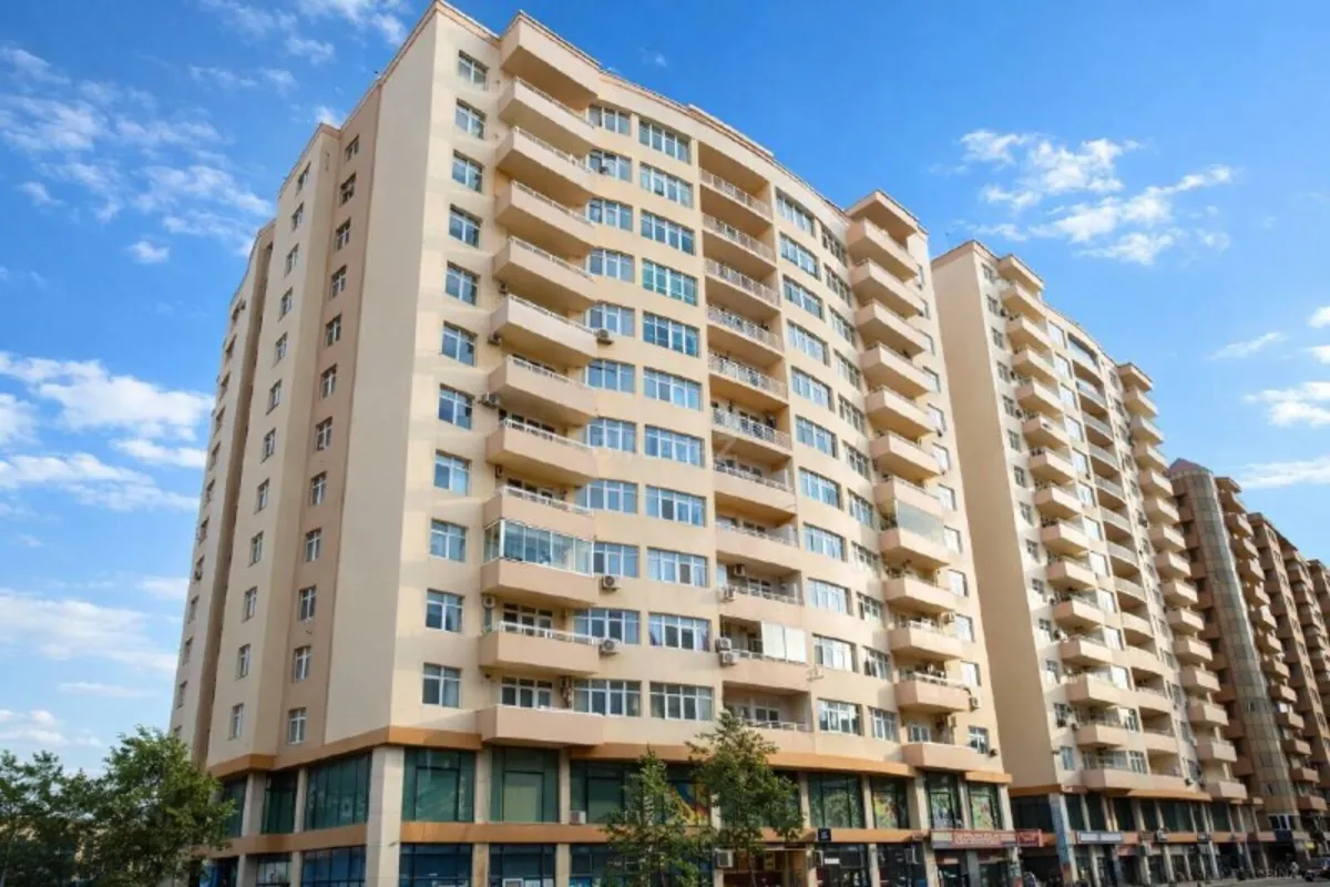 Satılır 4 otaqlı mənzil 153 m²