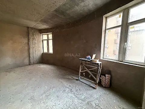 Satılır 4 otaqlı mənzil 153 m²