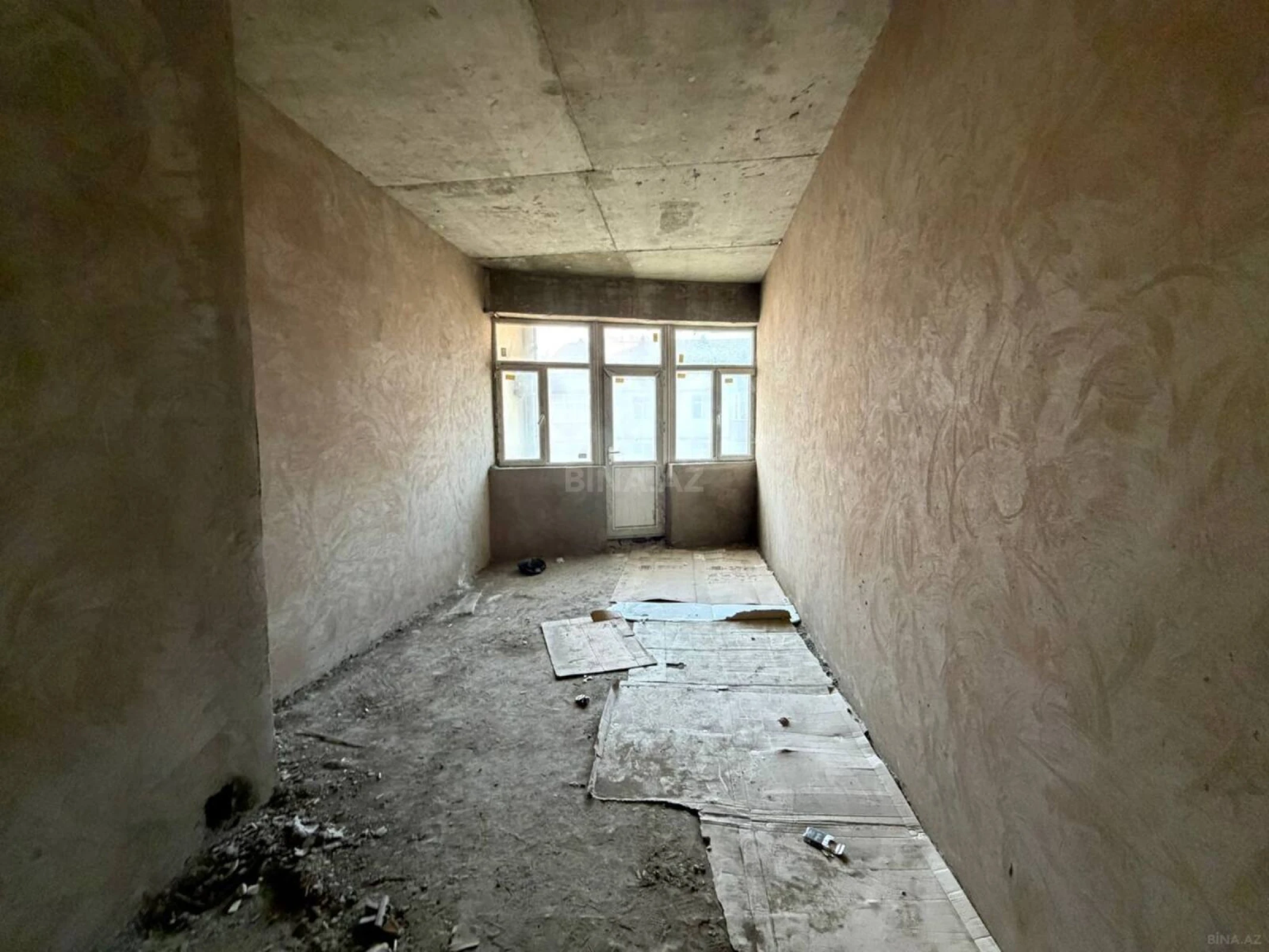 Satılır 4 otaqlı mənzil 153 m²