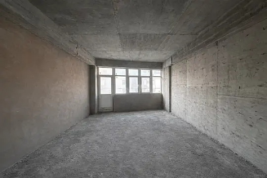 Satılır 4 otaqlı mənzil 153 m²