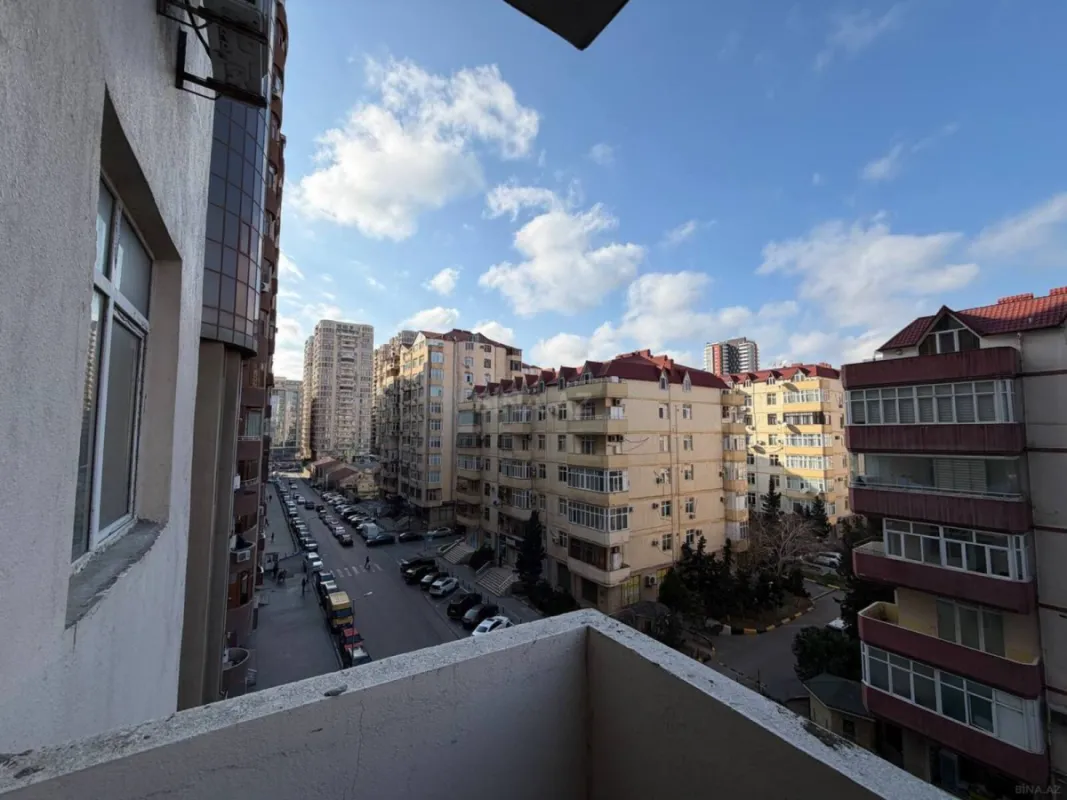 Satılır 4 otaqlı mənzil 153 m²
