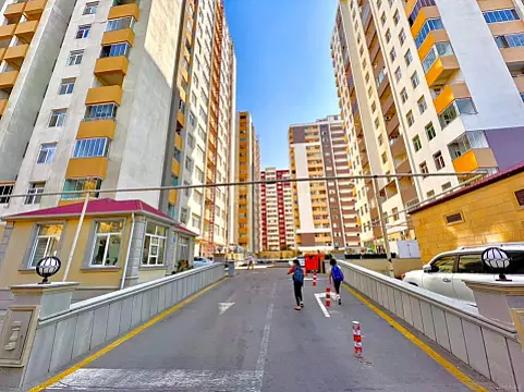 Satılır 2 otaqlı mənzil 106 m²