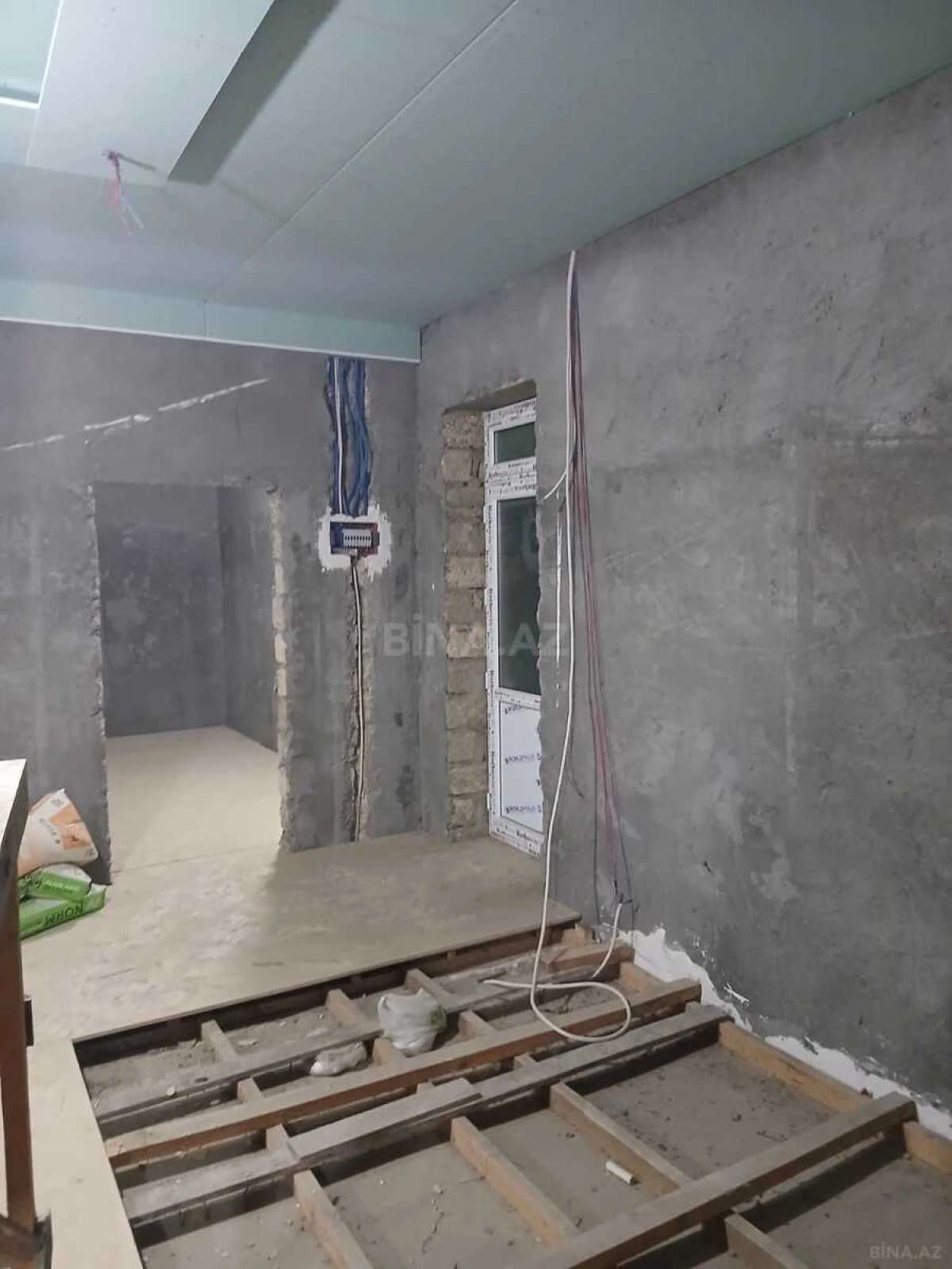 Satılır 6 otaqlı həyət evi 280 m²