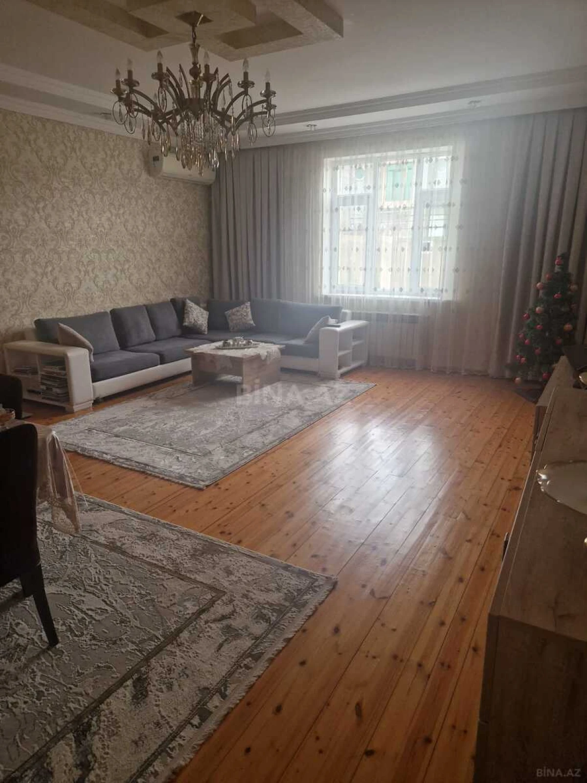 Satılır 6 otaqlı həyət evi 280 m²