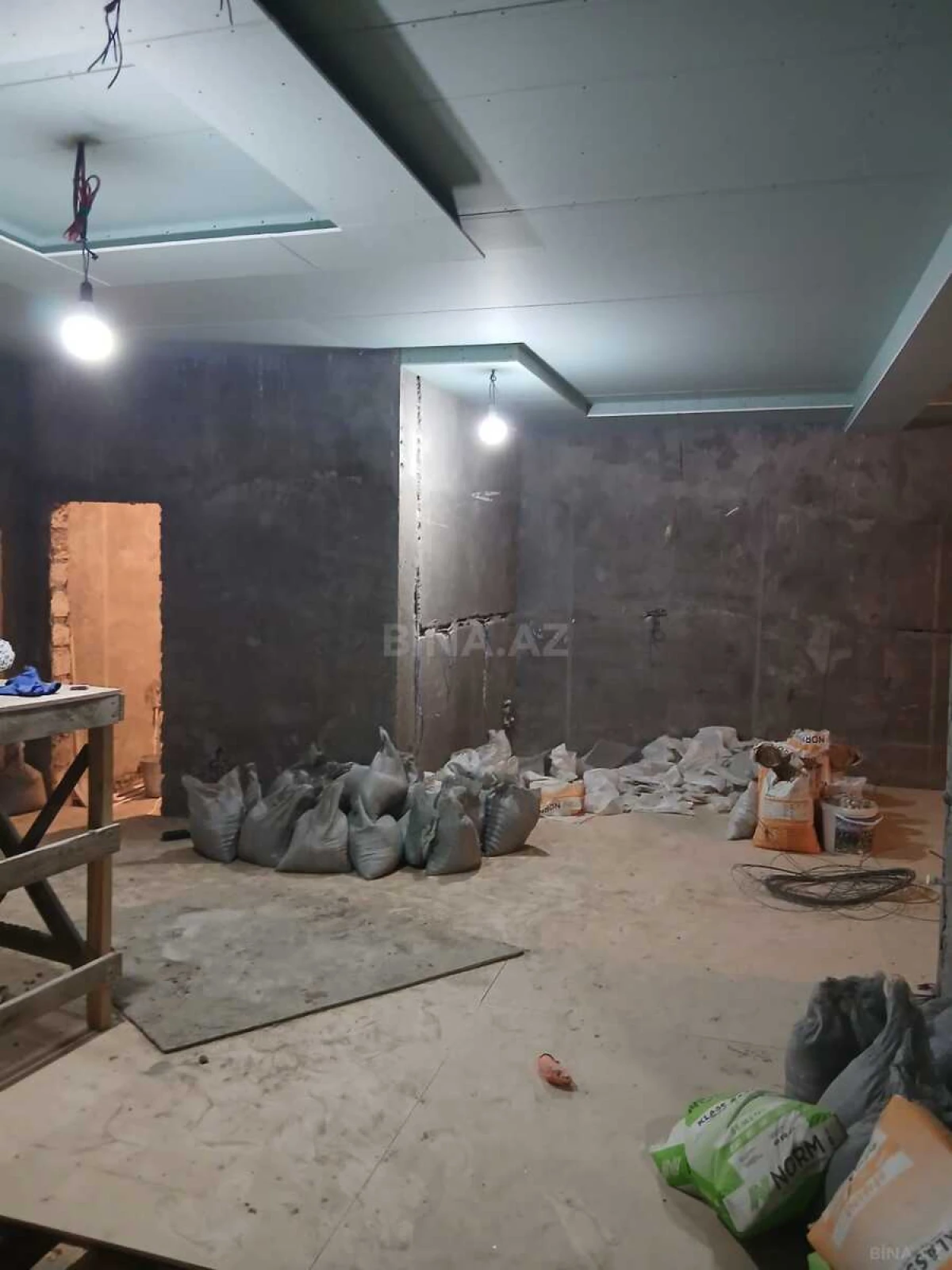 Satılır 6 otaqlı həyət evi 280 m²