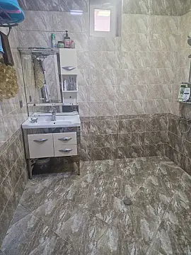 Satılır 6 otaqlı həyət evi 280 m²