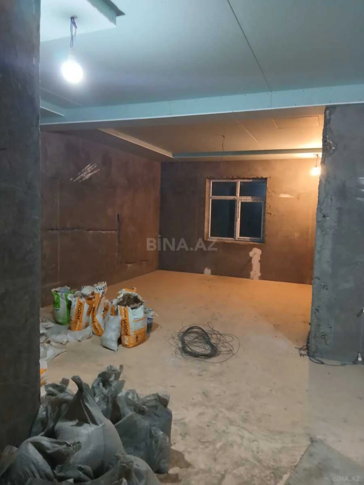 Satılır 6 otaqlı həyət evi 280 m²