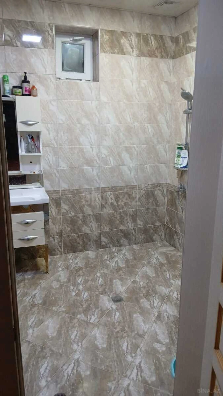 Satılır 6 otaqlı həyət evi 280 m²