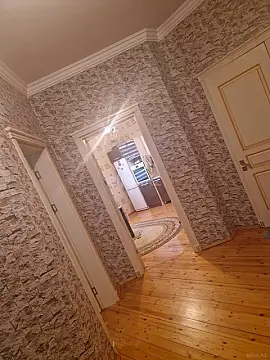 Satılır 6 otaqlı həyət evi 280 m²