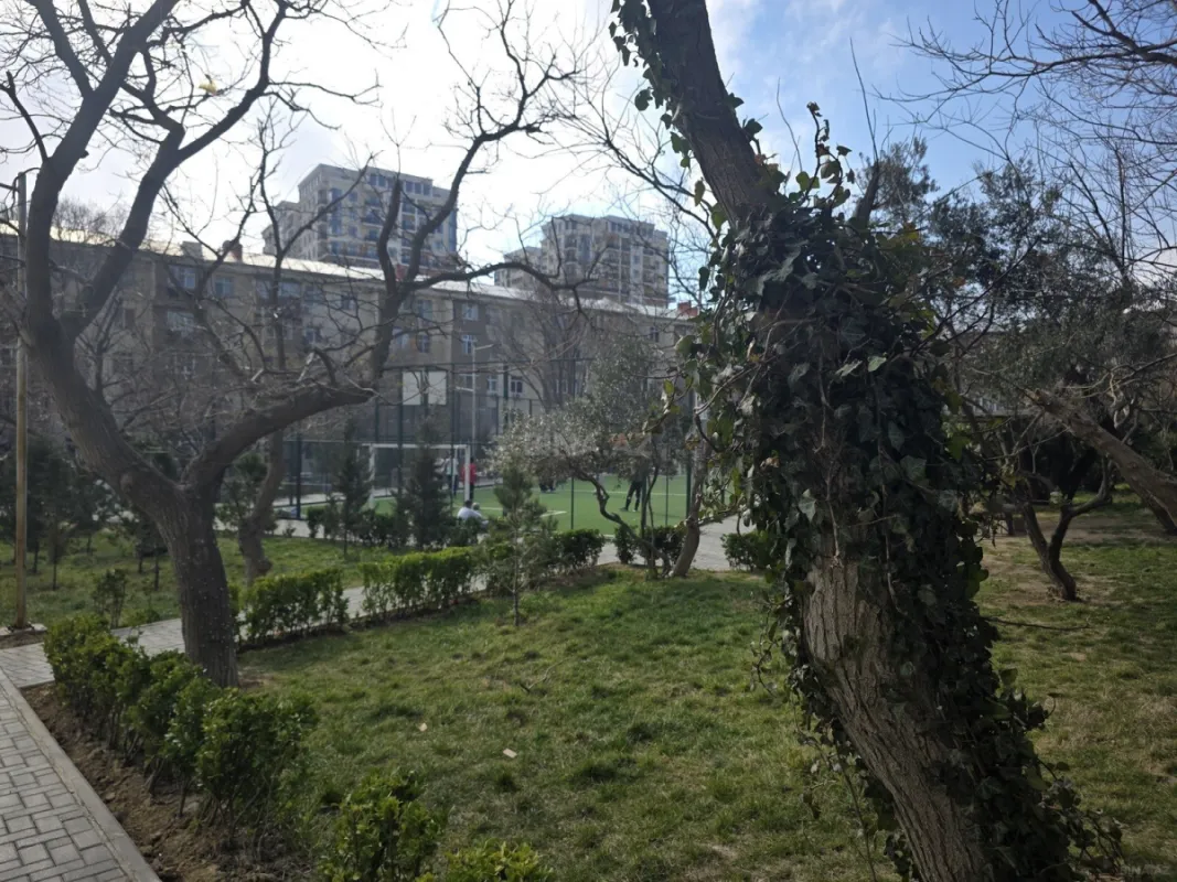 Satılır 2 otaqlı mənzil 75 m²