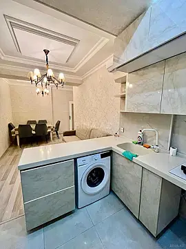 Kirayə verilir 2 otaqlı mənzil 70 m²