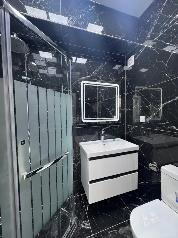 Satılır 4 otaqlı mənzil 138 m²